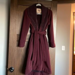 UGG women’s fleece robe burgundy wine color size medium
